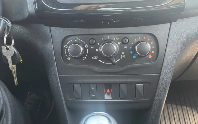 imagem-https://www.socarrao.com.br/sc-vehicle-images-prod/4399972/1792496705812-V2hhdHNBcHAgSW1hZ2UgMjAyNi0xMC0yMCBhdCAwOC4yMS4zNy5qcGVn.jpeg