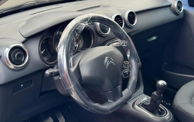 imagem-https://www.socarrao.com.br/sc-vehicle-images-prod/4399974/1792670609347-8576001_13_B_0e2ca61c1a.jpeg