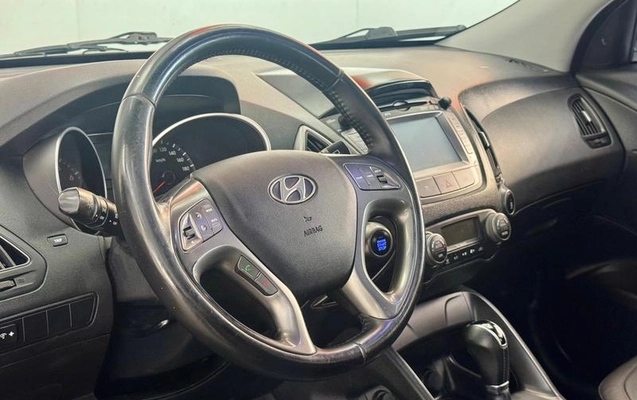 imagem-https://www.socarrao.com.br/sc-vehicle-images-prod/4399977/1792496448009-8466786_8_B_b687e9a11b.jpeg