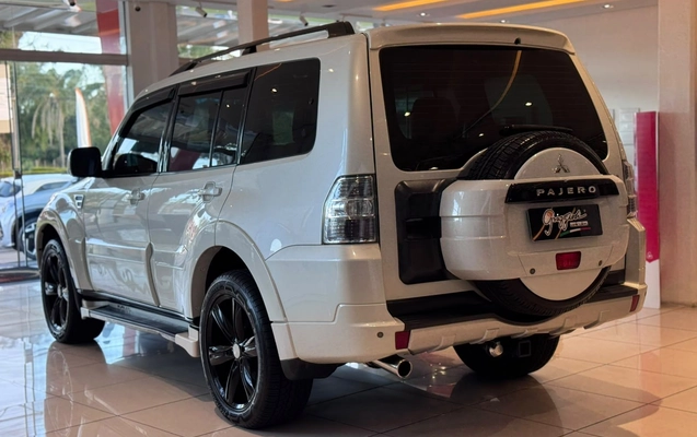 imagem-https://www.socarrao.com.br/sc-vehicle-images-prod/4400015/1792506320814-823d77af78074ca8a5b01b7dd24207a4_1792498176123.jpg