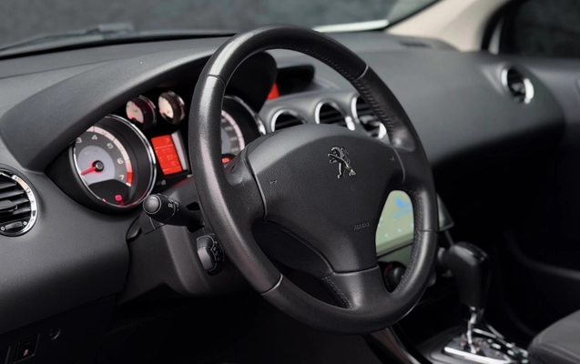 imagem-https://www.socarrao.com.br/sc-vehicle-images-prod/4400021/1792498501610-1_091435.jpg