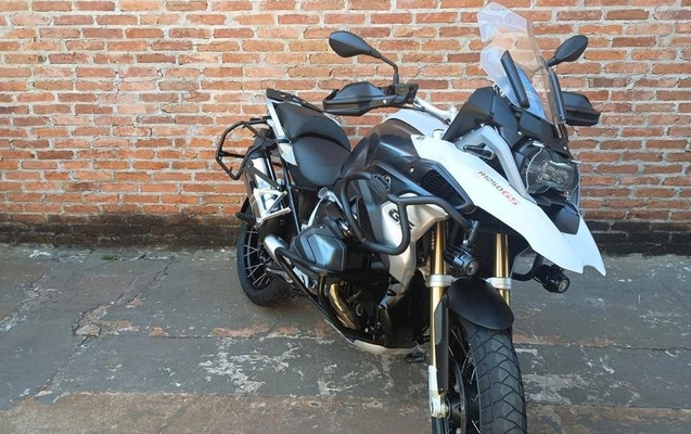 imagem-https://www.socarrao.com.br/sc-vehicle-images-prod/4400158/1792499254456-8586685_1_B_61b7fceeed.jpeg