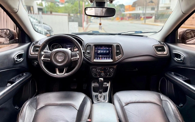 imagem-https://www.socarrao.com.br/sc-vehicle-images-prod/4400211/1792499528677-003_6e1e261c607d406cb7ea87ba63a78568.jpeg