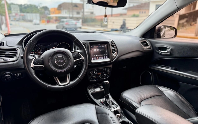 imagem-https://www.socarrao.com.br/sc-vehicle-images-prod/4400211/1792499528679-003_2d285d39a0155b0bc40ca1386c0a1b39.jpeg