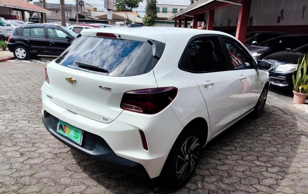 imagem-https://www.socarrao.com.br/sc-vehicle-images-prod/4400303/1792501090925-8586732_3_B_67ff878fa2.jpeg
