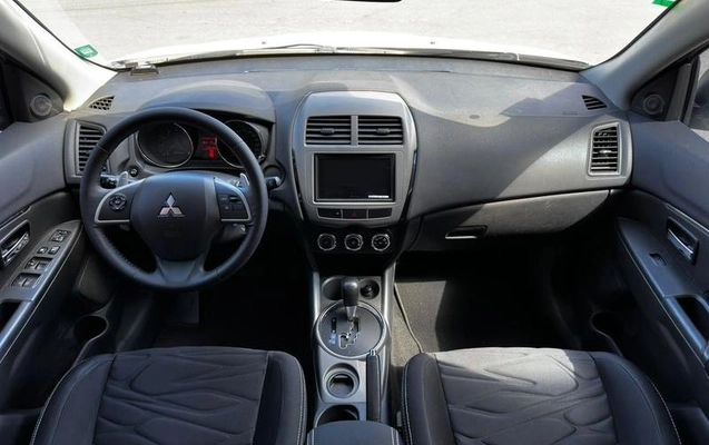 imagem-https://www.socarrao.com.br/sc-vehicle-images-prod/4400369/1792499896150-8586505_17_B_ea5d4180b8.jpeg