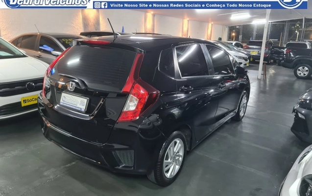 imagem-https://www.socarrao.com.br/sc-vehicle-images-prod/4400393/1792500069653-gb-3b63171.jpg