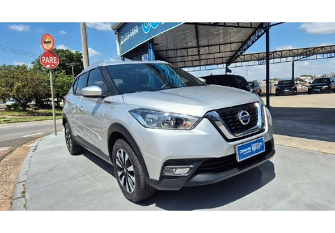 Nissan KICKS 2018 Prata — foto 1 de 3
