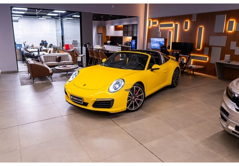 Porsche 911 2017 Amarelo — foto 1 de 3