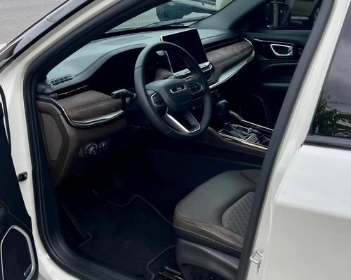 imagem-https://www.socarrao.com.br/sc-vehicle-images-prod/4400566/1792682484937-8586871_31_B_58be4d2dfa.jpeg