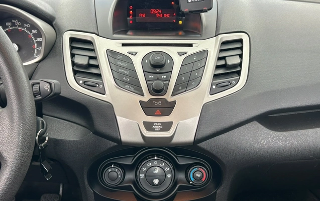 imagem-https://www.socarrao.com.br/sc-vehicle-images-prod/4400578/1792501297102-14_095547.jpg