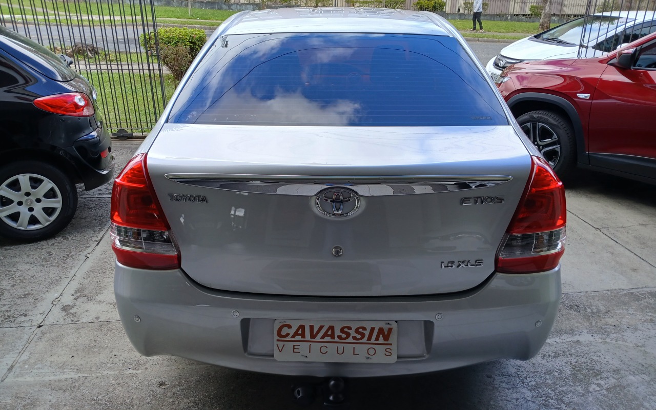 imagem-https://www.socarrao.com.br/sc-vehicle-images-prod/4400635/1792501797164-MTc5MjUwMTE3OTU2MDc5NDQ4OTg3MDU4MjA0NTM1NTQuanBn.jpg