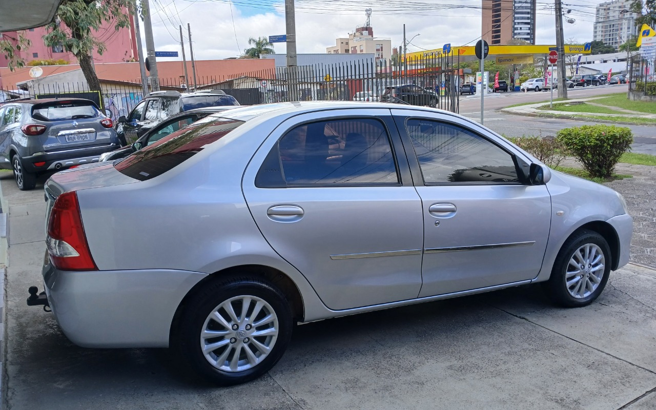 imagem-https://www.socarrao.com.br/sc-vehicle-images-prod/4400635/1792501797279-MTc5MjUwMTE5MzM2NjY1MTQ5MDkzMTg4NDkxOTg4MTQuanBn.jpg