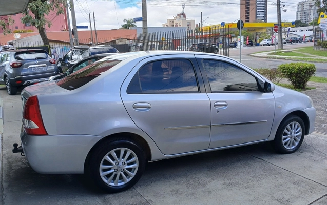 imagem-https://www.socarrao.com.br/sc-vehicle-images-prod/4400635/1792501797279-MTc5MjUwMTE5MzM2NjY1MTQ5MDkzMTg4NDkxOTg4MTQuanBn.jpg