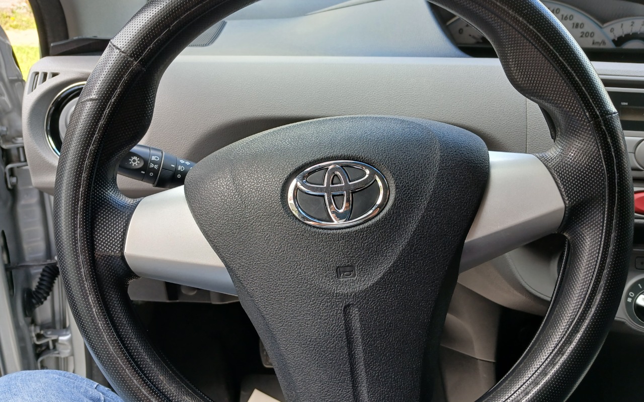imagem-https://www.socarrao.com.br/sc-vehicle-images-prod/4400635/1792501798980-MTc5MjUwMTUxOTAzNTIxMTY0Njg2NjU1MTc5NDk4ODQuanBn.jpg