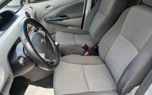 imagem-https://www.socarrao.com.br/sc-vehicle-images-prod/4400635/1792501799467-MTc5MjUwMTU0OTA1MTgxMDg2MTEzMTEwNTE5NjA0NjEuanBn.jpg