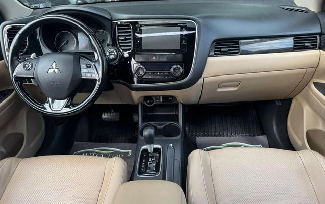 imagem-https://www.socarrao.com.br/sc-vehicle-images-prod/4400754/1792603327809-gb-b551c63.jpg