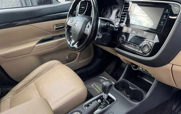imagem-https://www.socarrao.com.br/sc-vehicle-images-prod/4400754/1792603327817-gb-49569e5.jpg