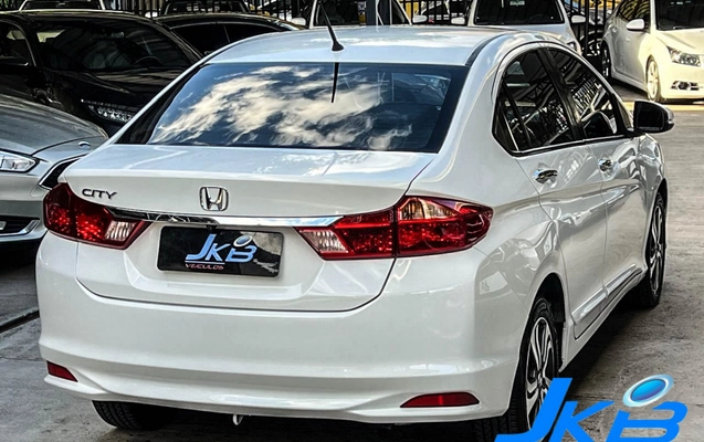 imagem-https://www.socarrao.com.br/sc-vehicle-images-prod/4400824/1792503290610-GNqO6b6kKQ6u418hH1mFX7qSZ98DAIdN.jpg