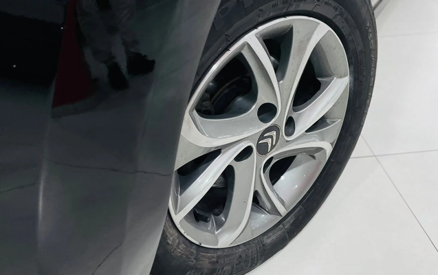 imagem-https://www.socarrao.com.br/sc-vehicle-images-prod/4400912/1792503950069-003_10180aff64838a9a415dd3c4ddaf4ed5.jpg