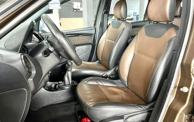 imagem-https://www.socarrao.com.br/sc-vehicle-images-prod/4401032/1792504686501-8550695_8_B_09899c62d2.jpeg