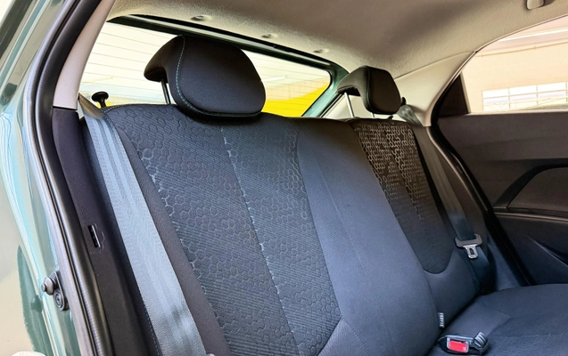 imagem-https://www.socarrao.com.br/sc-vehicle-images-prod/4401038/1792504709997-ca12c93578884e4f80e9bdb84f496419_1792504693908.jpg