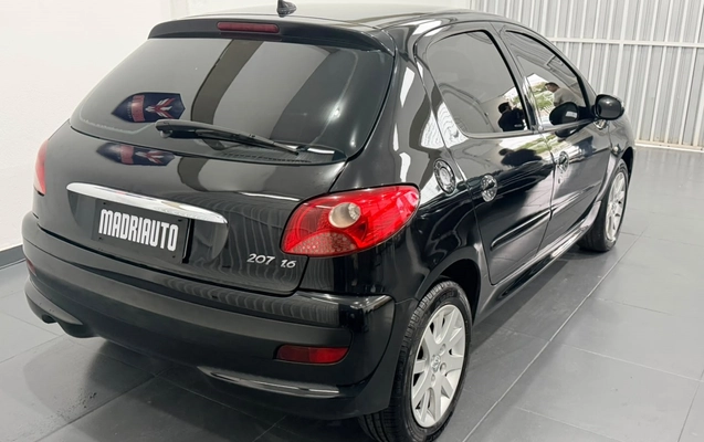 imagem-https://www.socarrao.com.br/sc-vehicle-images-prod/4401044/1792504747979-7_100841.jpg