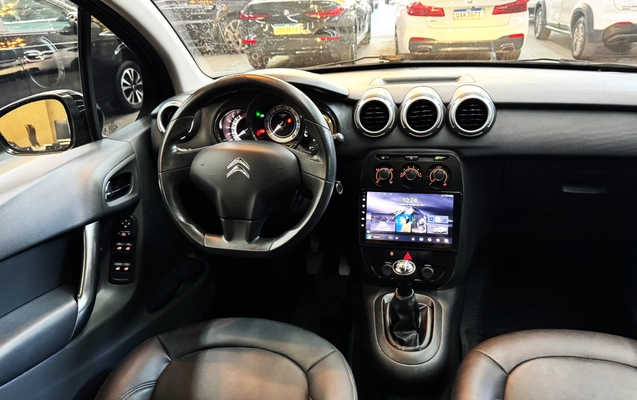 imagem-https://www.socarrao.com.br/sc-vehicle-images-prod/4401156/1792505537000-003_161f20e05529a76d66409f088918d68c.jpg