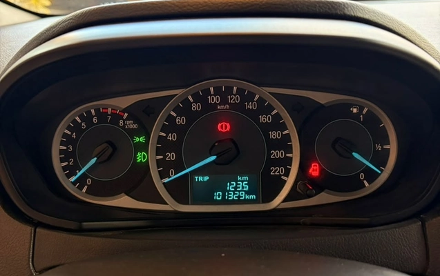 imagem-https://www.socarrao.com.br/sc-vehicle-images-prod/4401236/1792506035172-48fffb6c-be26-46ad-8db3-ed2d1267f515.jpg
