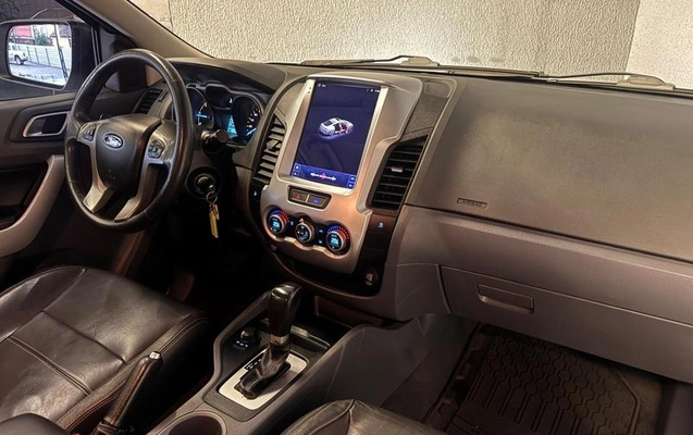 imagem-https://www.socarrao.com.br/sc-vehicle-images-prod/4401279/1792684652293-8578234_7_B_55af36692a.jpeg
