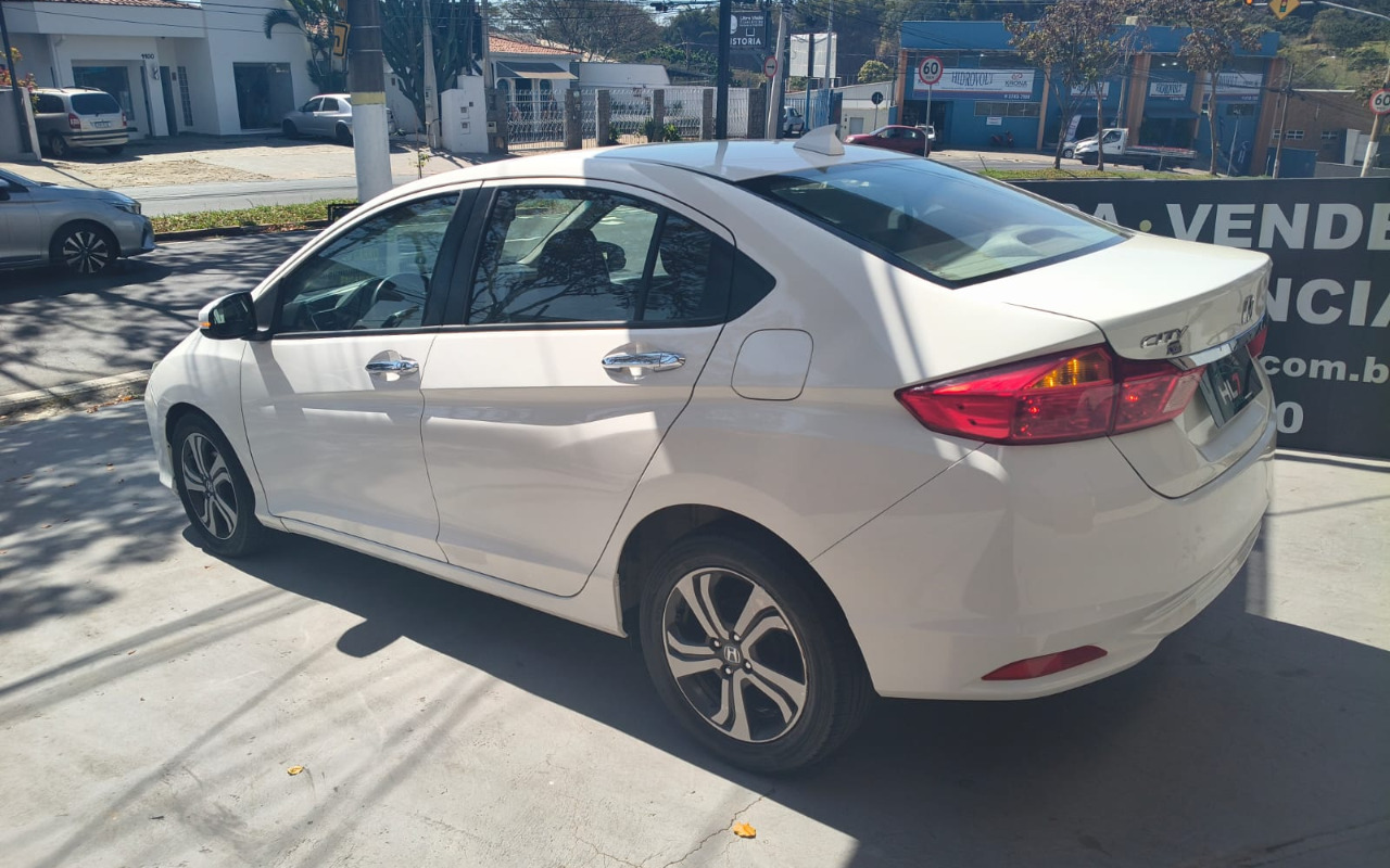 imagem-https://www.socarrao.com.br/sc-vehicle-images-prod/4401318/1792507330478-V2hhdHNBcHAgSW1hZ2UgMjAyNi0wOS0wMyBhdCAxNy41OS4wNCg0KS5qcGVn.jpeg