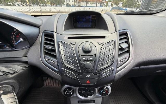 imagem-https://www.socarrao.com.br/sc-vehicle-images-prod/4401321/1792615661854-8586289_13_B_0dcfc3511c.jpeg