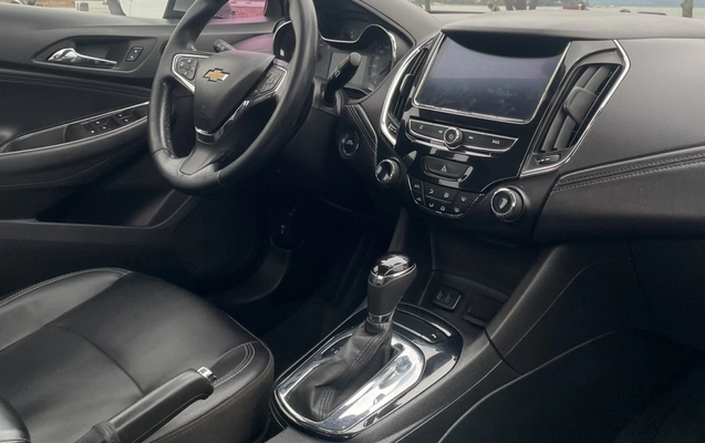 imagem-https://www.socarrao.com.br/sc-vehicle-images-prod/4401406/1792507492059-4Jo3Vy1rSuuijB8fxnP4sPKrQIOJwRZQ.jpg
