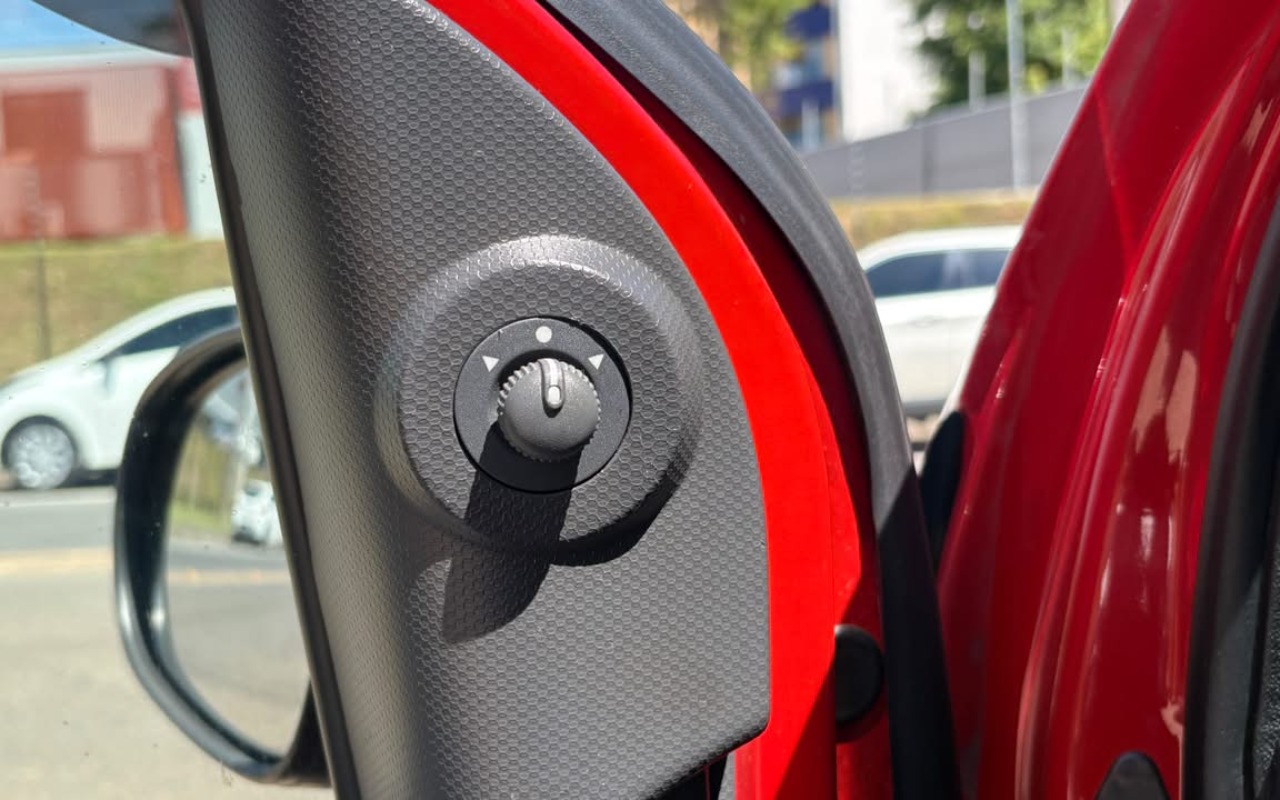 imagem-https://www.socarrao.com.br/sc-vehicle-images-prod/4401431/1792507616301-V2hhdHNBcHAgSW1hZ2UgMjAyNi0xMC0xOSBhdCAxNC4xMS4xOSAoMSkuanBlZw.jpeg