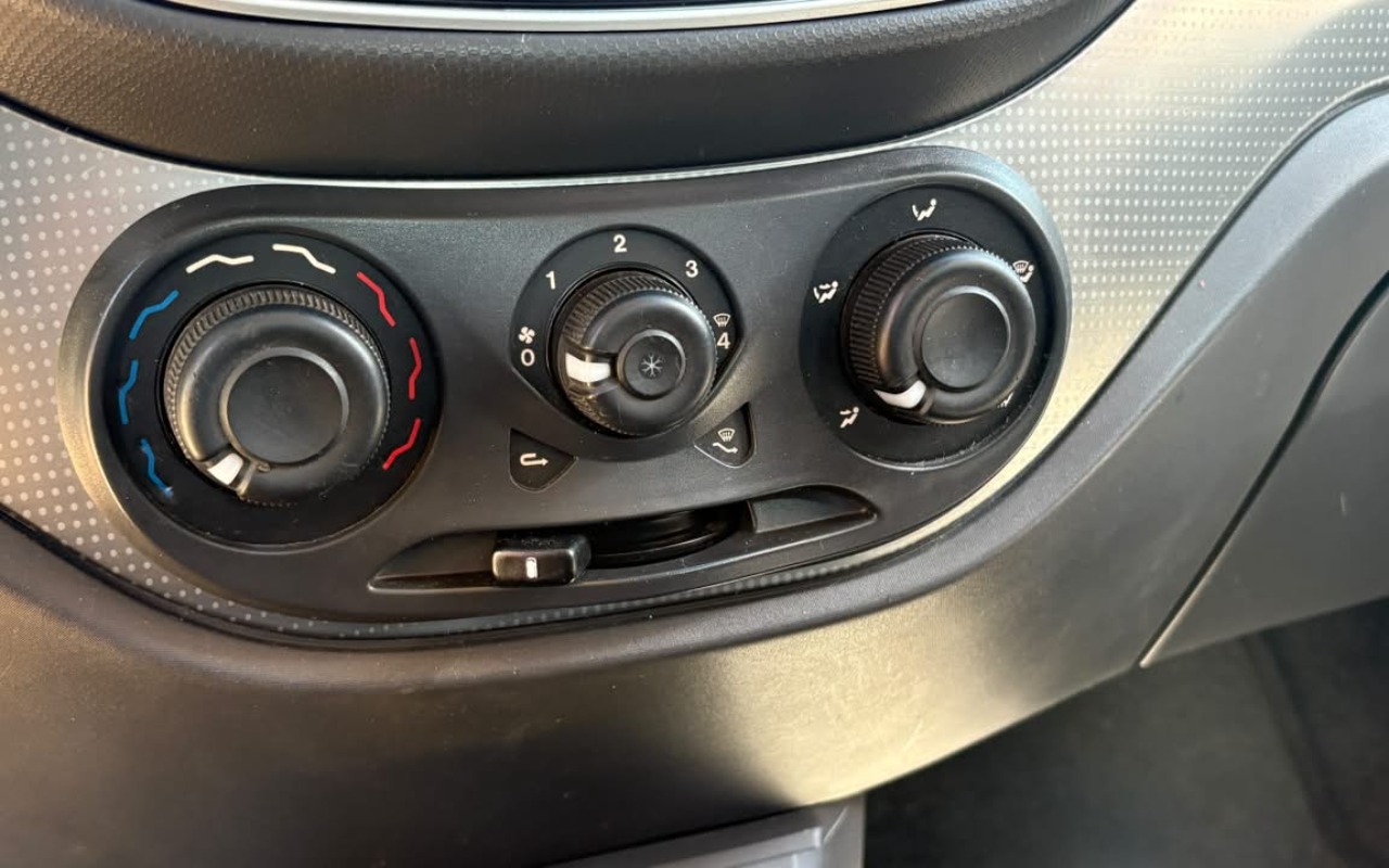 imagem-https://www.socarrao.com.br/sc-vehicle-images-prod/4401431/1792507616353-V2hhdHNBcHAgSW1hZ2UgMjAyNi0xMC0xOSBhdCAxNC4xMS4xOS5qcGVn.jpeg