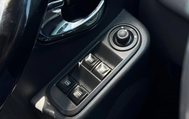 imagem-https://www.socarrao.com.br/sc-vehicle-images-prod/4401467/1792507944298-13_115151.jpg