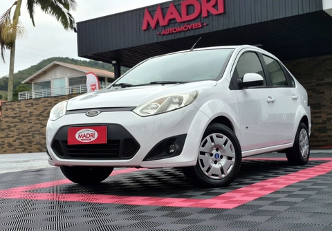 Ford Fiesta 2014 Branco — foto 1 de 3
