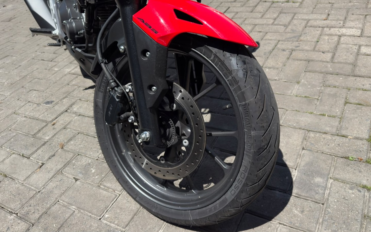 imagem-https://www.socarrao.com.br/sc-vehicle-images-prod/4401530/1792508410428-V2hhdHNBcHAgSW1hZ2UgMjAyNi0xMC0xOSBhdCAxMS41Mi4xMSAoMSkuanBlZw.jpeg