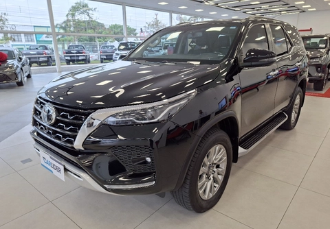 Toyota Hilux SW4 4x4 2.8 Diesel 2022 Preto — foto 1 de 3