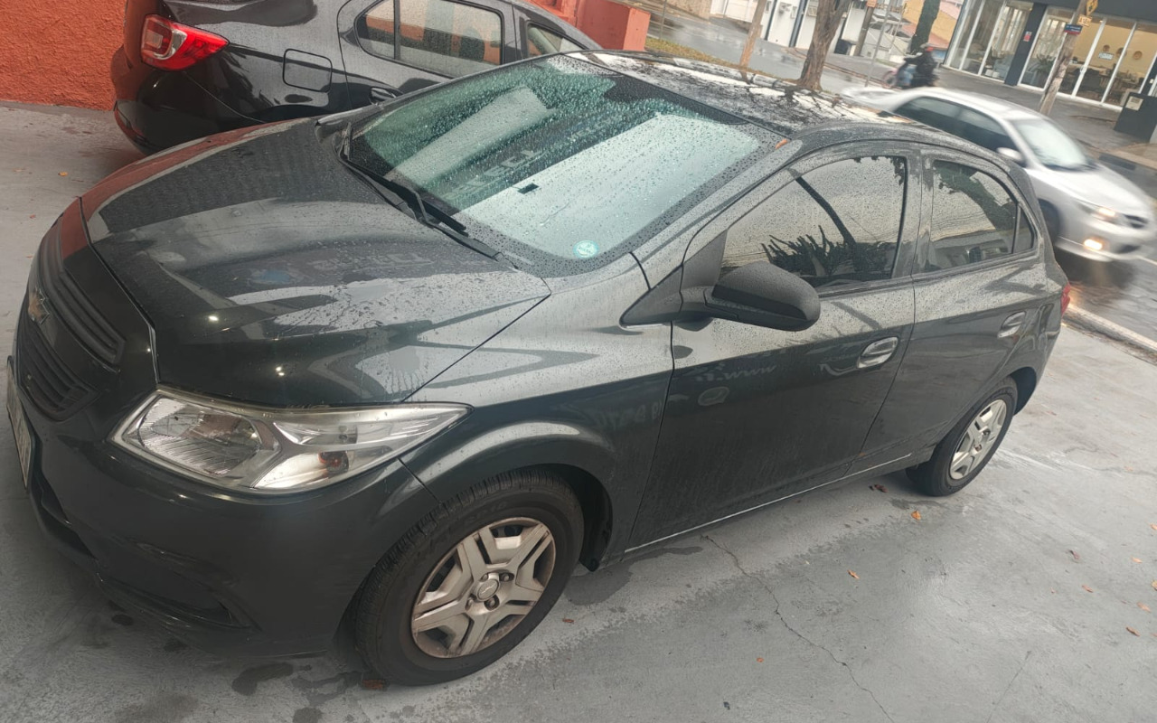 Chevrolet Onix 2018 Cinza — foto 1 de 3