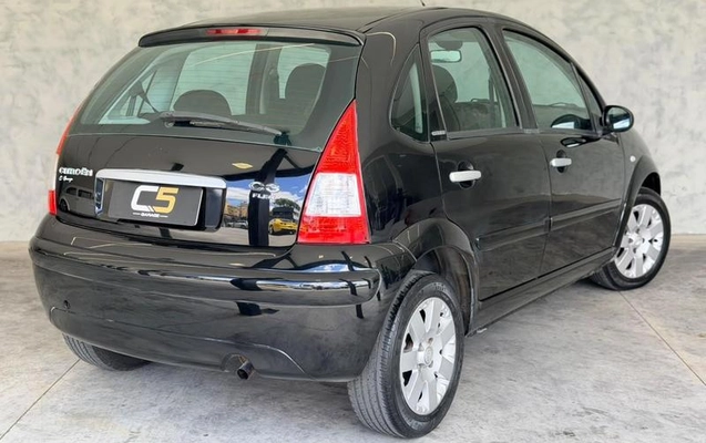 imagem-https://www.socarrao.com.br/sc-vehicle-images-prod/4401632/1792509263075-8570323_3_B_80c7016e6d.jpeg