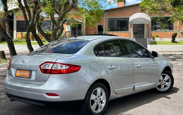 imagem-https://www.socarrao.com.br/sc-vehicle-images-prod/4401742/1792510256415-8569922_10_B_515450b7fd.jpeg
