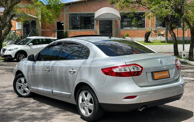 imagem-https://www.socarrao.com.br/sc-vehicle-images-prod/4401742/1792696171599-8569922_10_B_1eed9fed36.jpeg