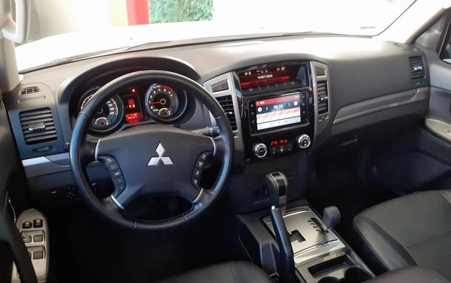 imagem-https://www.socarrao.com.br/sc-vehicle-images-prod/4401768/1792510458454-8587896_4_B_505779cadf.jpeg