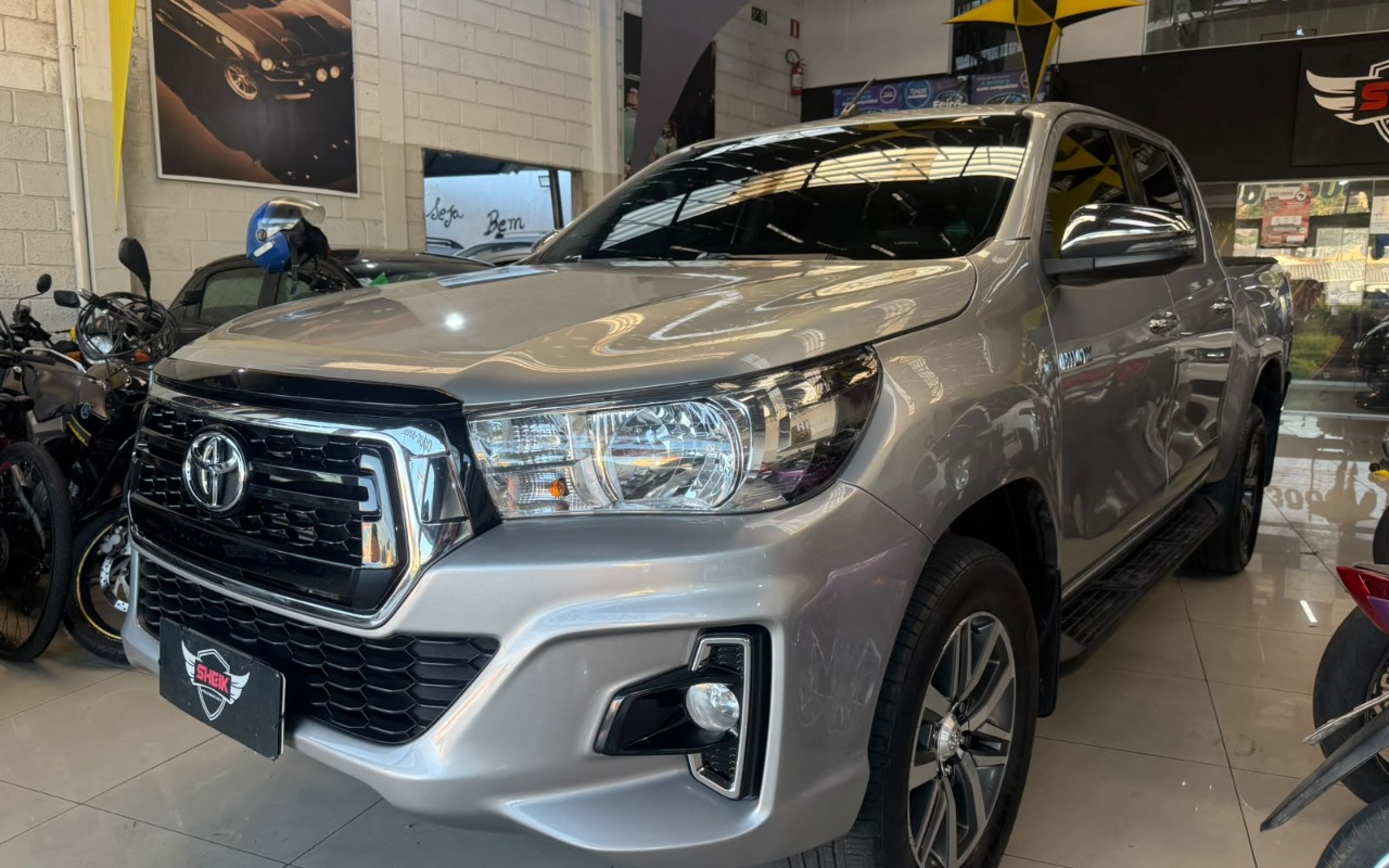 Toyota Hilux 2019 Prata — foto 1 de 3