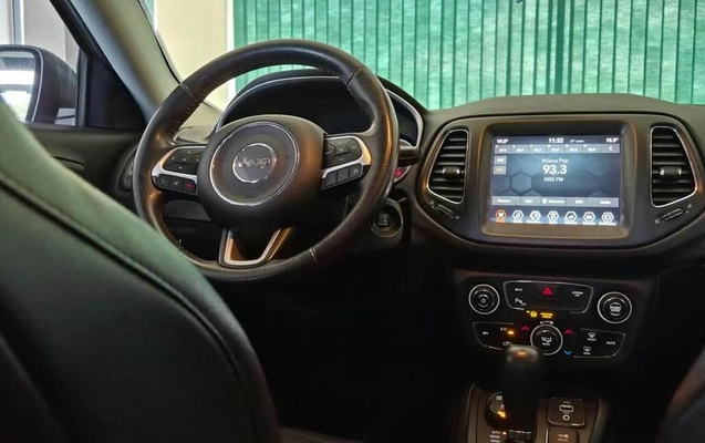 imagem-https://www.socarrao.com.br/sc-vehicle-images-prod/4401789/1792609009829-8571402_10_B_070f5cc62f.jpeg