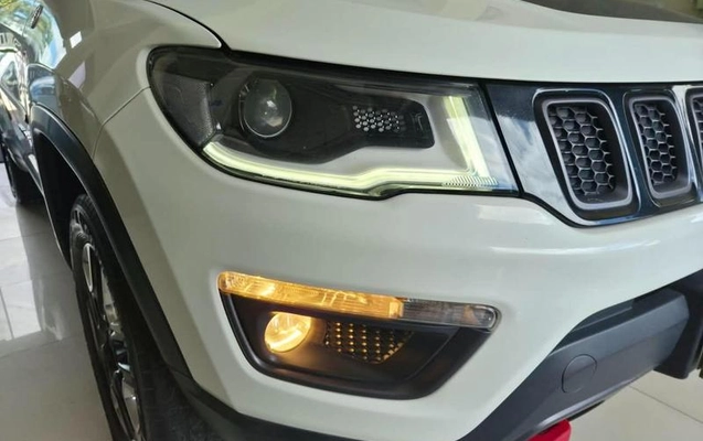 imagem-https://www.socarrao.com.br/sc-vehicle-images-prod/4401789/1792609009834-8571402_24_B_588ca49067.jpeg