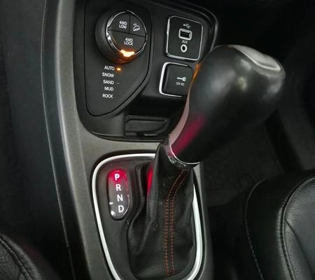 imagem-https://www.socarrao.com.br/sc-vehicle-images-prod/4401789/1792609009850-8571402_13_B_621fd18b24.jpeg