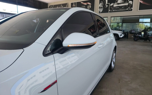imagem-https://www.socarrao.com.br/sc-vehicle-images-prod/4401930/1792612626539-5f6e4052f89242b1b510491c4a4ef54b_1792611749774.jpg