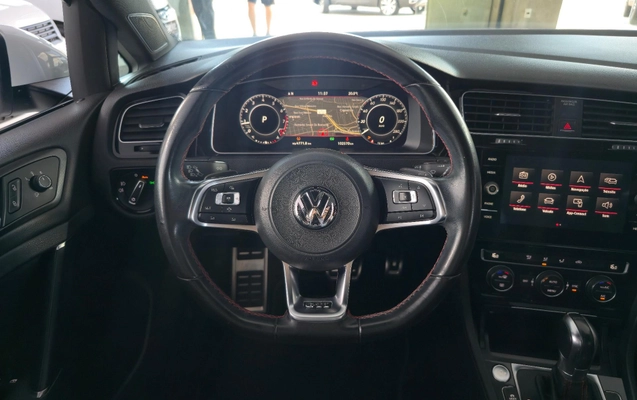 imagem-https://www.socarrao.com.br/sc-vehicle-images-prod/4401930/1792612626547-f8b501d5f3c24c9986abb4d844540215_1792611749809.jpg
